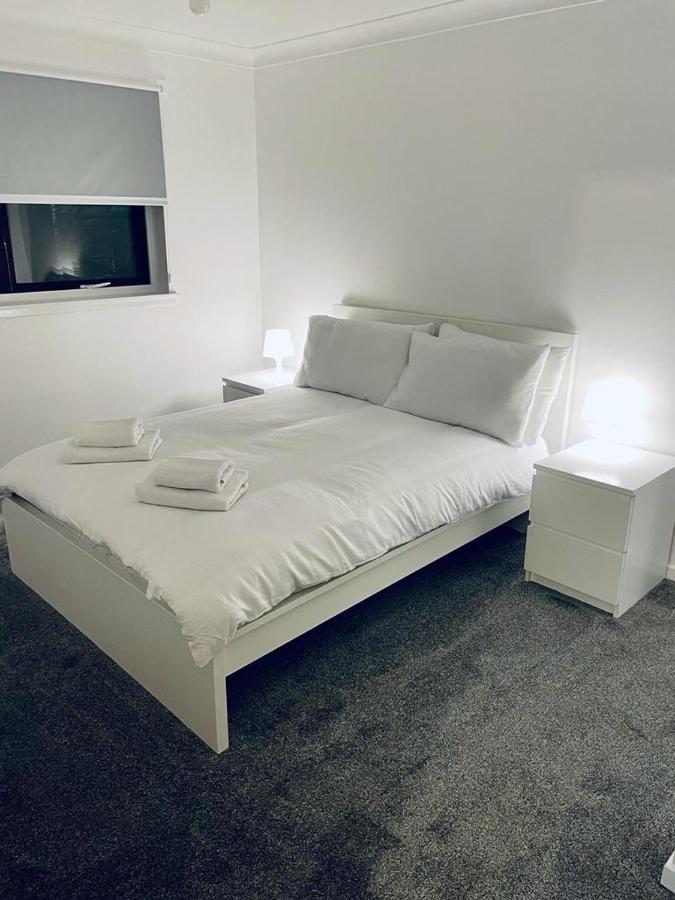 Modern 2 Bedroom Apartment With Free Parking Glasgow Exterior foto