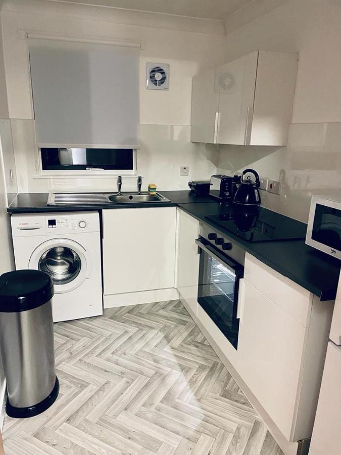 Modern 2 Bedroom Apartment With Free Parking Glasgow Exterior foto