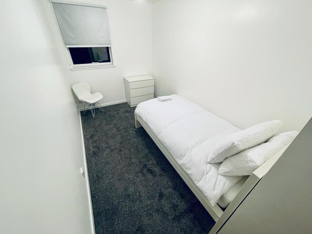 Modern 2 Bedroom Apartment With Free Parking Glasgow Exterior foto