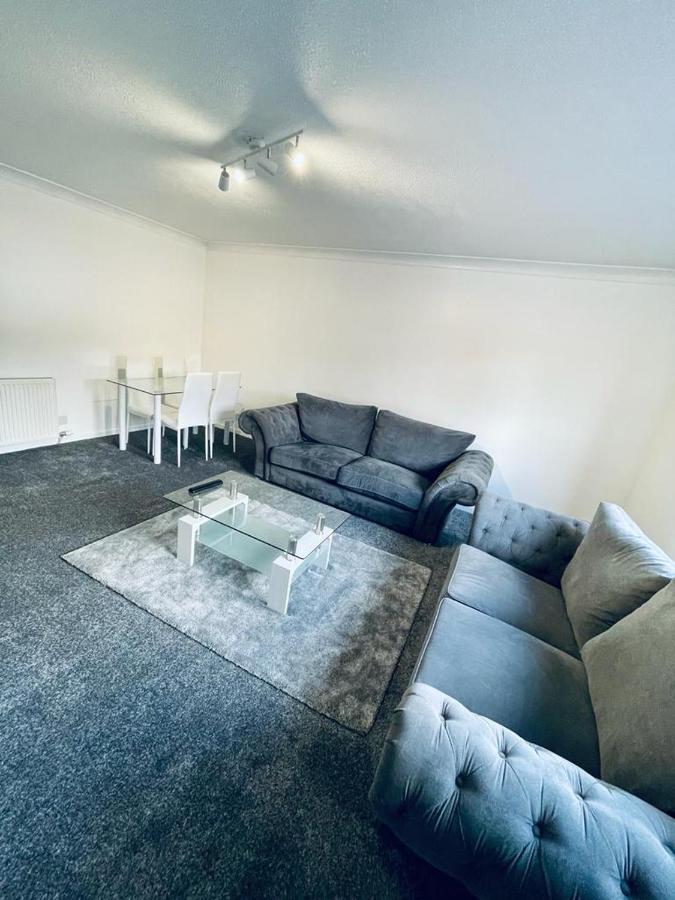 Modern 2 Bedroom Apartment With Free Parking Glasgow Exterior foto